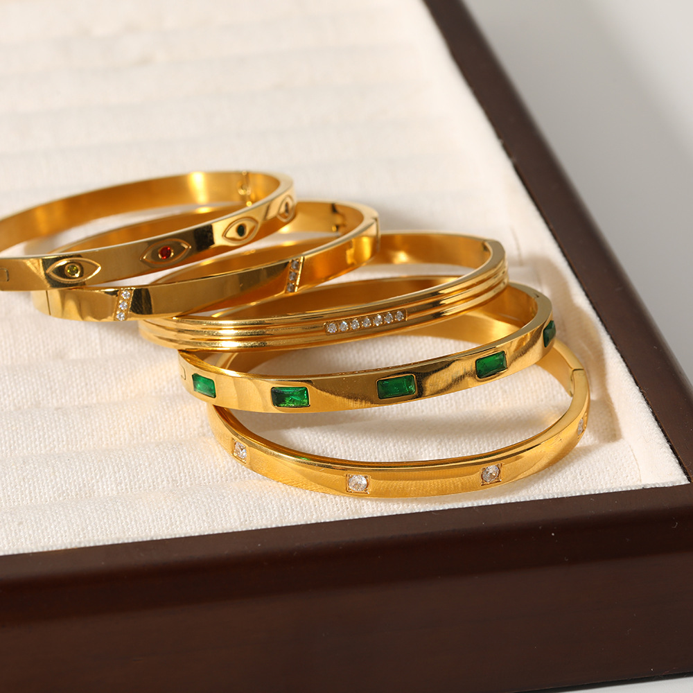 Titanium Steel Live Mouth 18K Gold Bracelet - Image 2