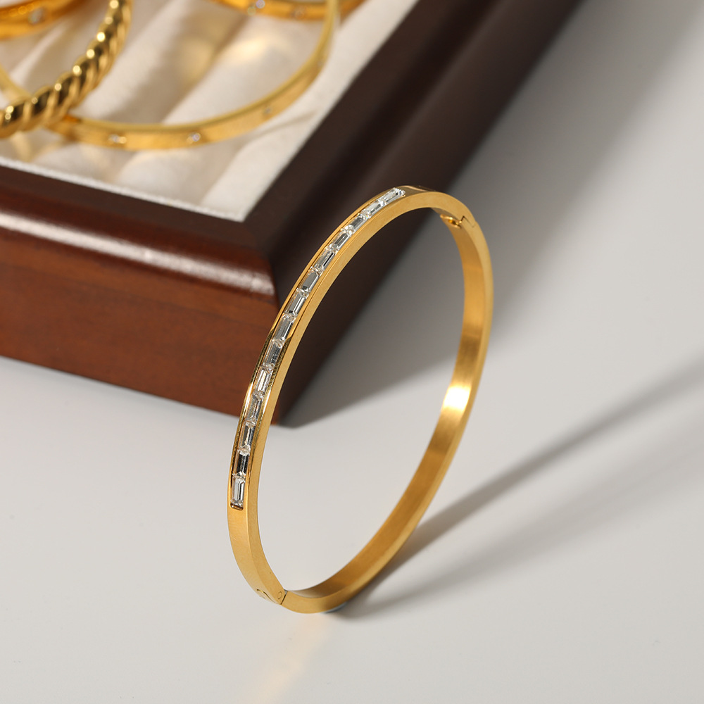 Titanium Steel Live Mouth 18K Gold Bracelet - Image 3