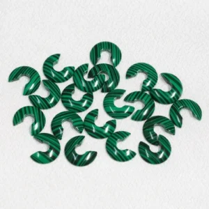 cb78d6ee74eeefb22fe9a90512.jpg@4e_500w_500h.src7C95Q.webp Synthetic Malachite Crescent Loose Stone Malachite Gemstone